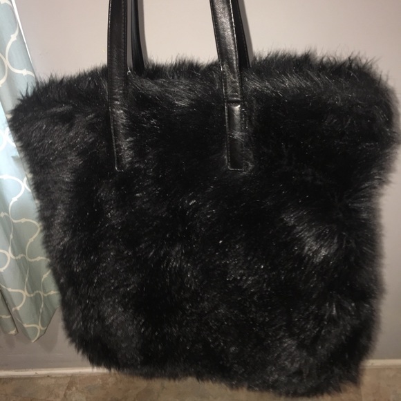 Faux Fur Tote Bag - Picture 2 of 2